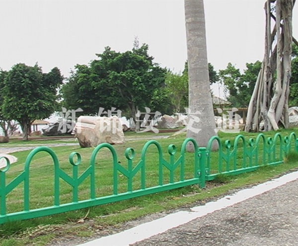 草坪护栏