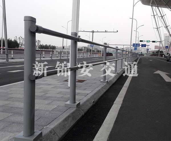 人行道护栏