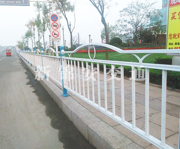 人行道护栏