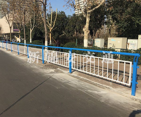 护栏案例
