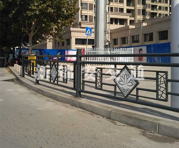 护栏案例