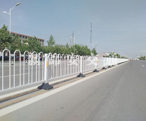 护栏案例
